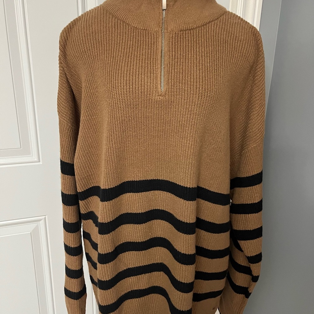 🔥127–NWT Women's Tan and Black Striped Zip-Up Sweater
